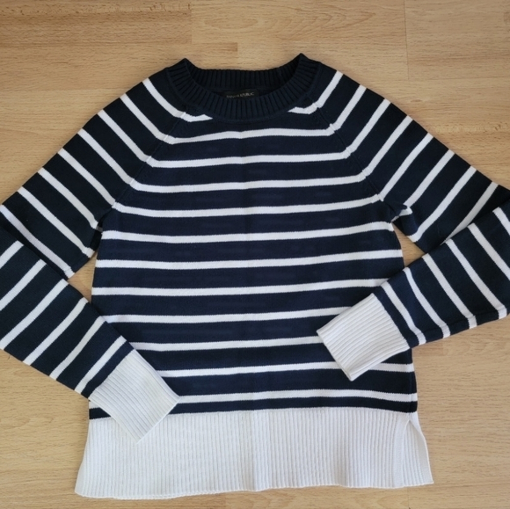 Banana Republic Navy White Striped Sweater Women Crewneck Long‎ Sleeve size S